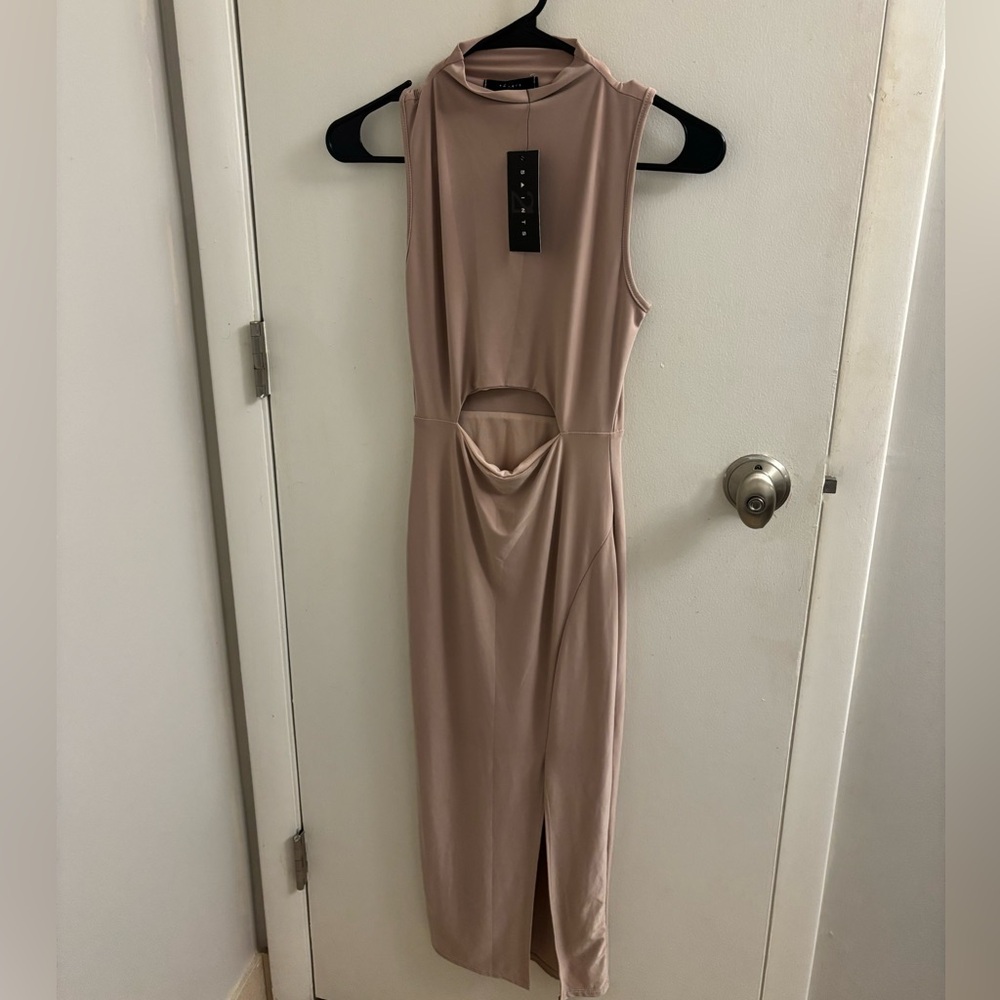 Elegant Sleeveless Tan/Nude Midi Dress